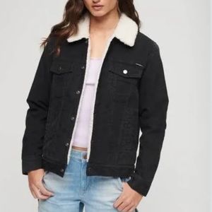 NWT Levi Ex boyfriend Sherpa trucker jacket sz small